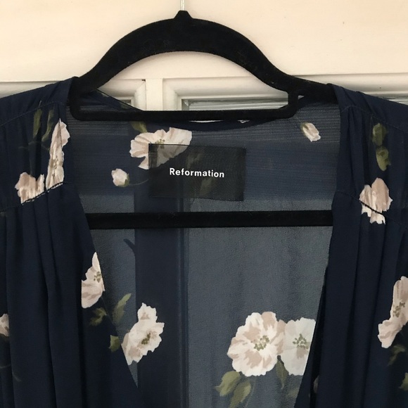 Reformation Bonnie Wrap Dress Navy Floral - Picture 4 of 5